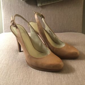 Nine West Nude Slingbacks!